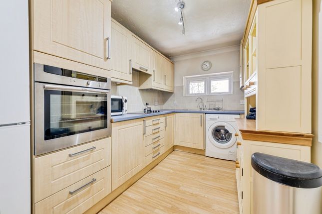 39, Somers Place, Reigate photo 3