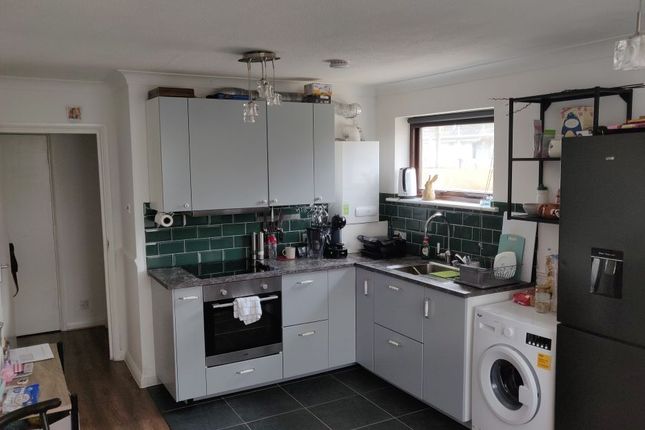 50, Grove Road, Mitcham photo 3
