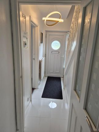 Dacre Close, Middleton photo 4