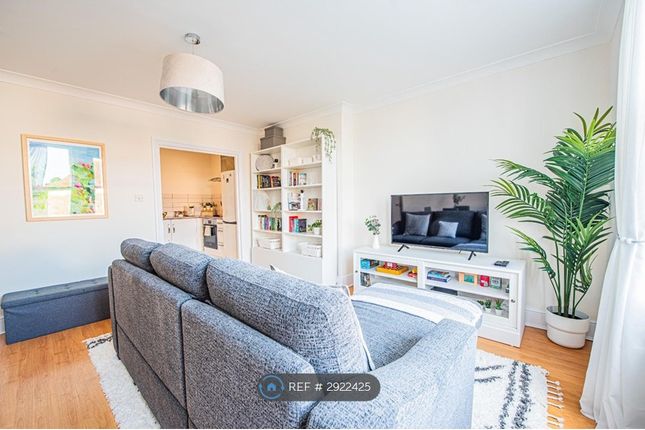 Flat, Canfield Gardens, London photo 2