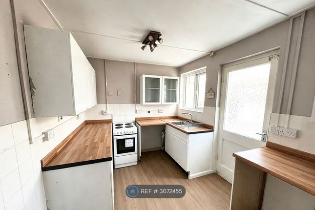 Meads Avenue, Sittingbourne photo 3