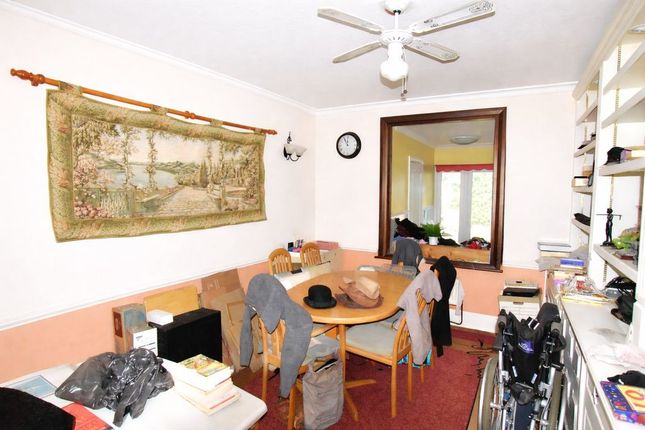 26, The Gardens, Harrow photo 2