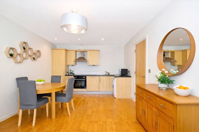 Flat 55,,, Hamilton Court, Montague Street, Bristol photo 2