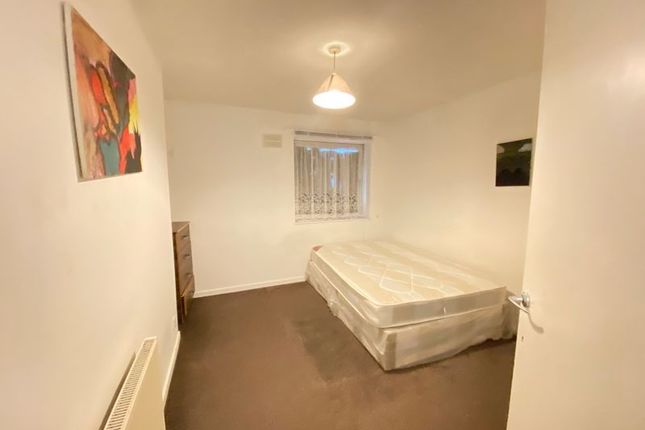 99, Roman Way, Enfield photo 4