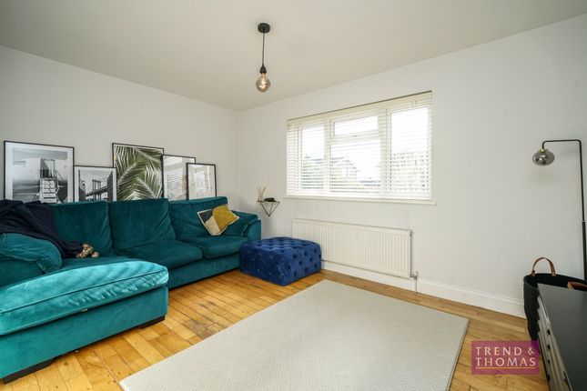 9 Aldbury Road, Rickmansworth photo 5