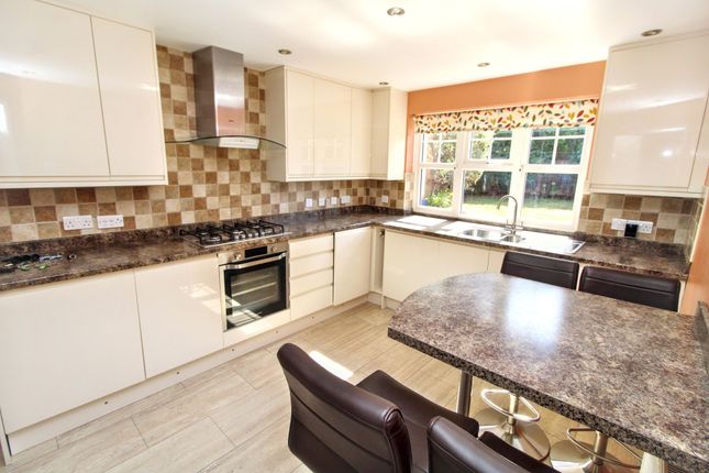 17 Badger Way, High Wycombe photo 2