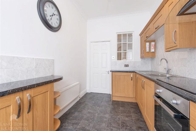 Flat to rent in Lockyer Street, Plymouth