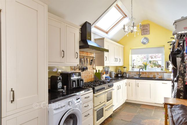 30, Keymer Avenue, Peacehaven photo 4