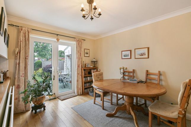 28, Dawnay Road, Bookham photo 4