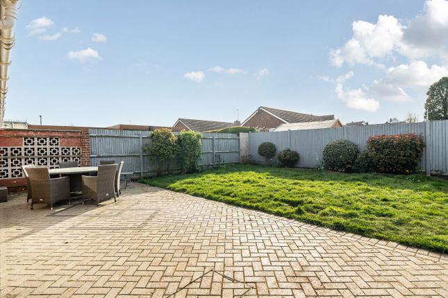 44, Hungerford Drive, Berkshire photo 2