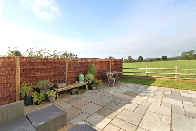Field View, Church Lane, Wotton-under-Edge photo 4