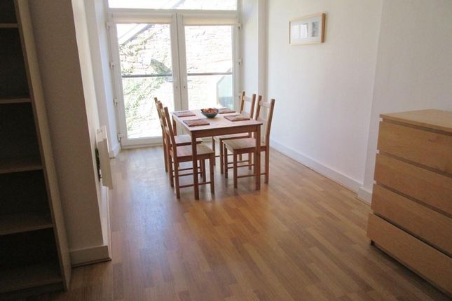 Flat 7, Pugh Buildings, Cowell St photo 4