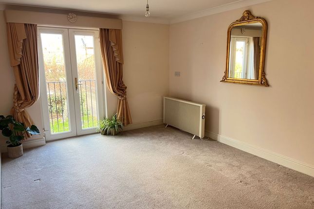 18, Oram Court, Marlow photo 3
