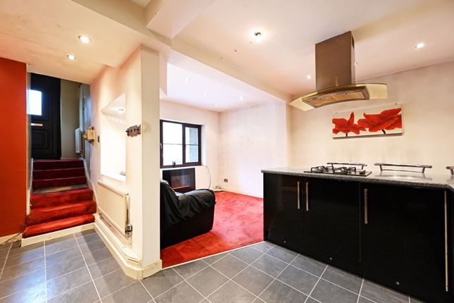 30, Machon Bank Road, Sheffield photo 4