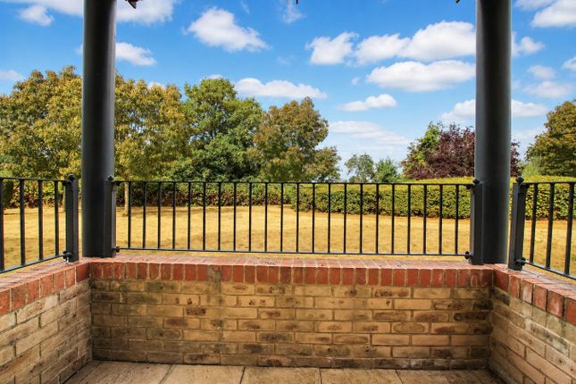 53, Fairwater Drive, Shepperton photo 3