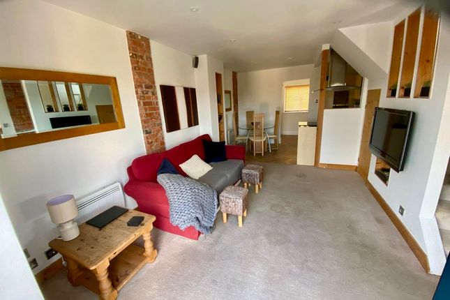 Flat to rent in The Granary, West Mills, Newbury