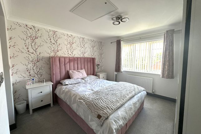 11 Monterey Court, Leicester photo 2