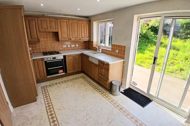 Thumbnail Property to rent in Fairfield Way, Stevenage