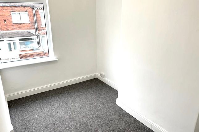 Terraced house to rent in Warrington Road, Stoke-On-Trent