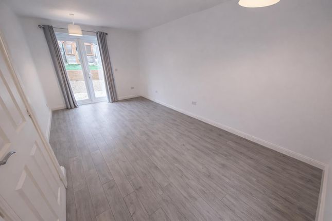 21, Roman Road, Corby photo 2