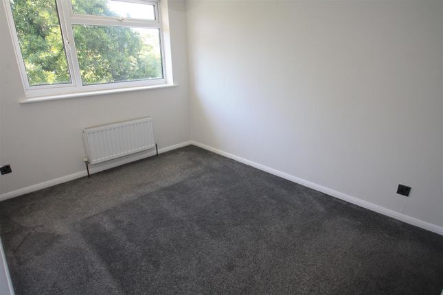 32, Lenside Drive, Maidstone photo 5
