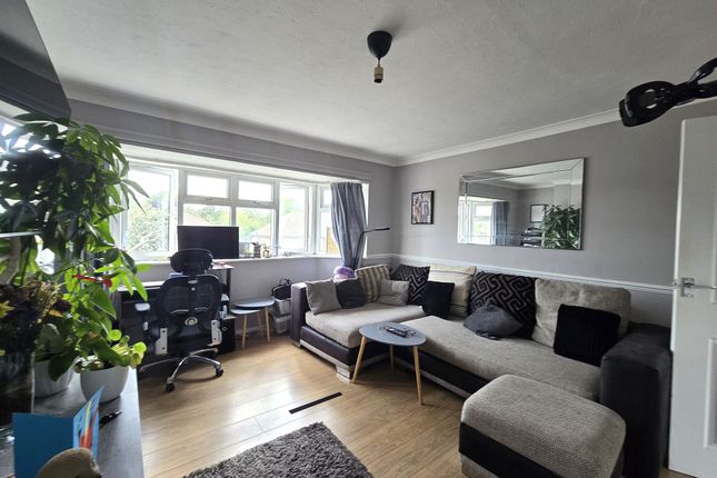 52 Maylands Drive, Sidcup photo 2