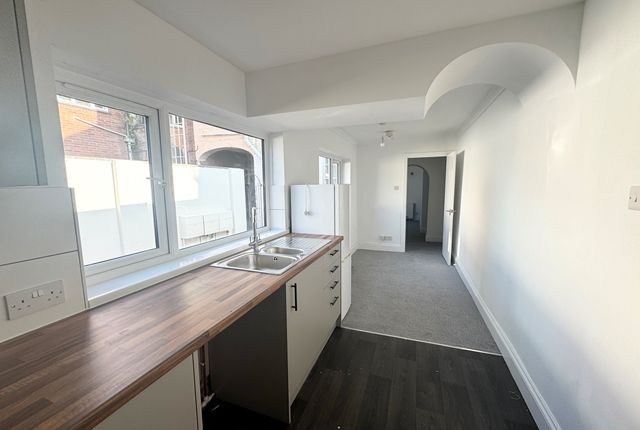Garden Flat, 9A, Church Road St Thomas Devon, Exeter photo 4