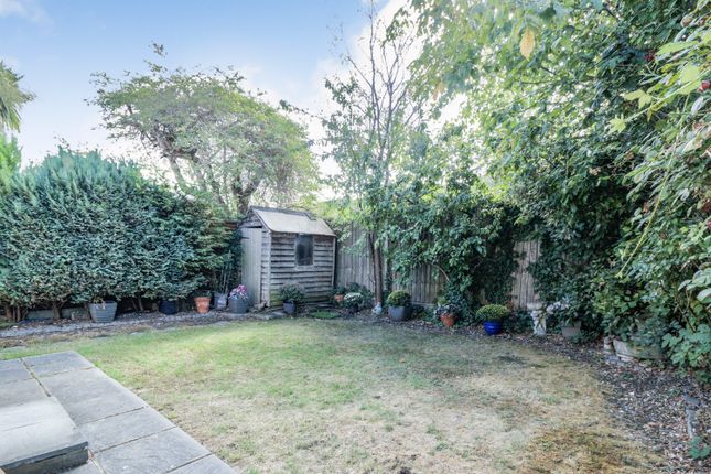 8, Campion Place, London photo 4