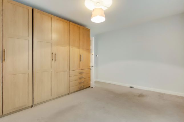 Flat 7, Bernard House, London photo 3