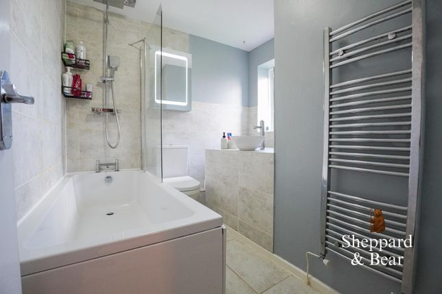 6, Wentworth Lane, Cardiff photo 3