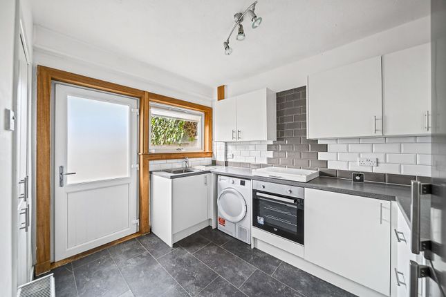 28 Tummel Place, Dundee photo 4