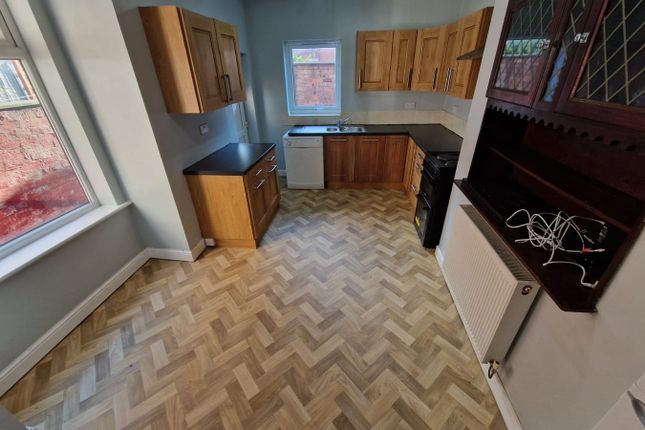 17, Duffield Road, Salford photo 4
