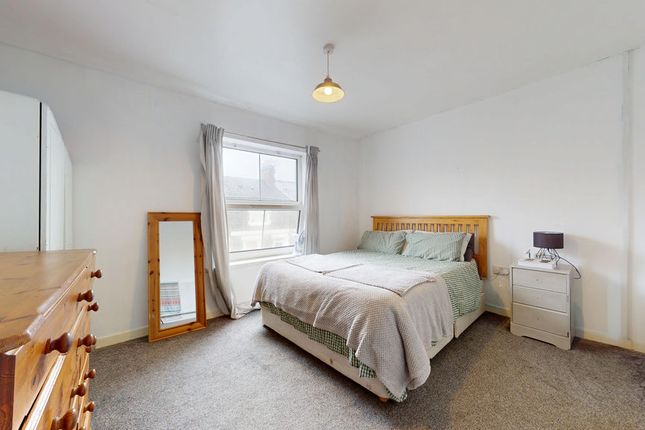 29, Gwendoline Street, Cardiff photo 2