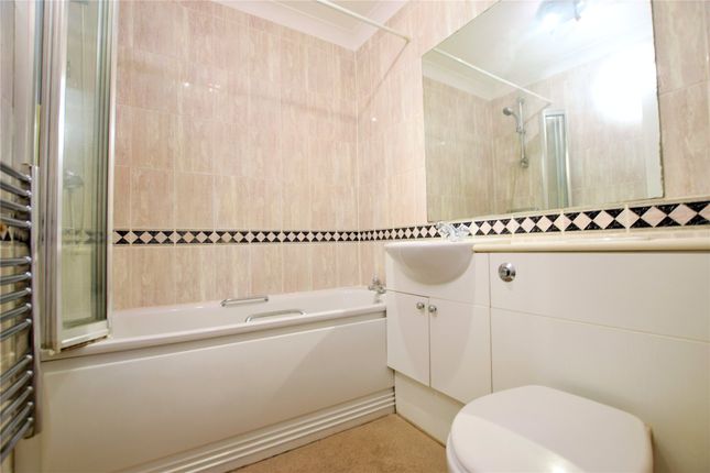 30, Royal Court, Reading photo 4
