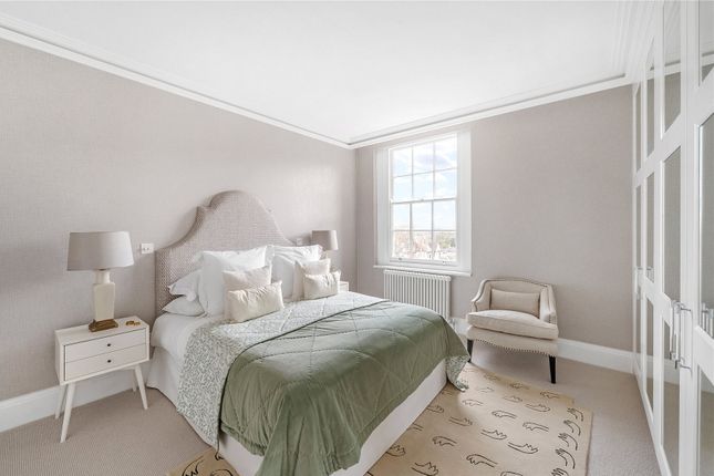 Flat for sale in Rivermead Court, Ranelagh Gardens, London