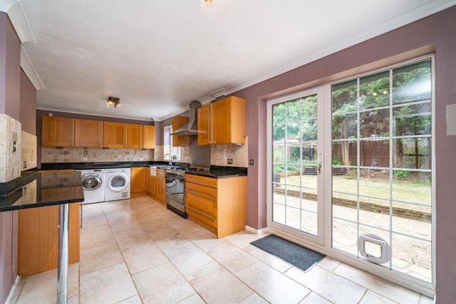 1, Farnham Close, Hemel Hempstead photo 4