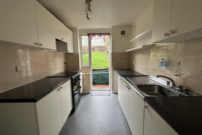27, Starthe Bank, Heanor photo 3