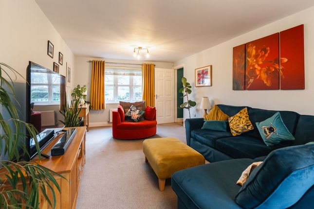 8 Brooker Close, Loughborough photo 4