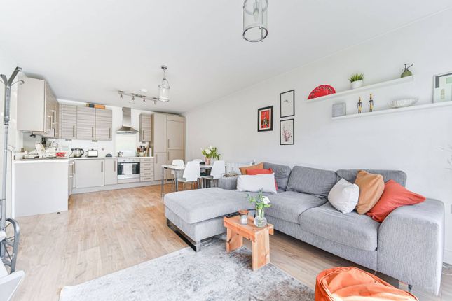 Thumbnail Flat to rent in Valley Road, Streatham, London