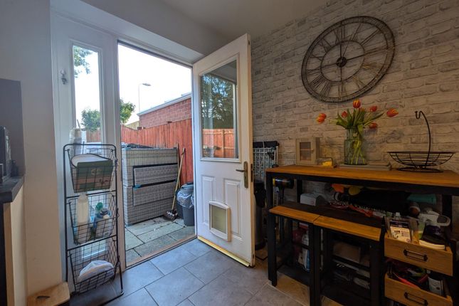 34, Cae Garw, Pontypridd photo 3