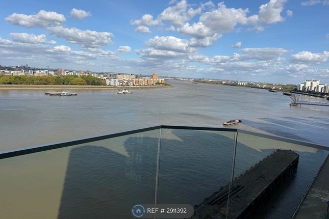Apt  Dunton Apartments River View, Brigadier Walk, London photo 2