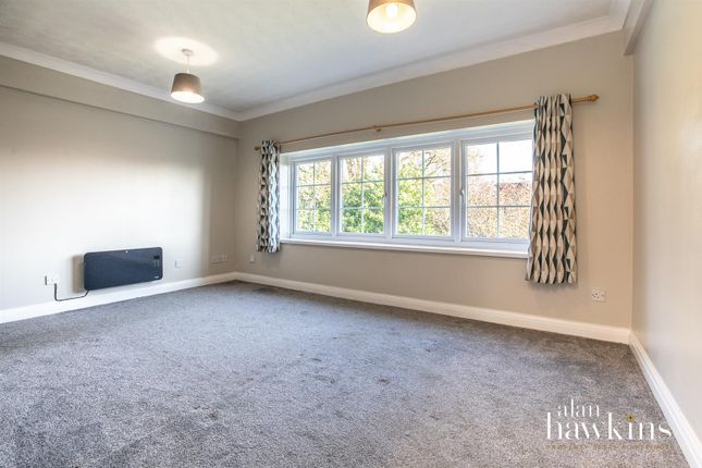 24, The Maltings, Royal Wootton Bassett photo 2