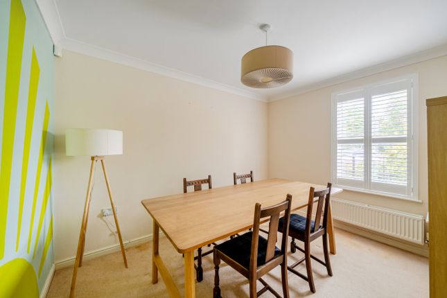 29, Voyager Drive, Swindon photo 4