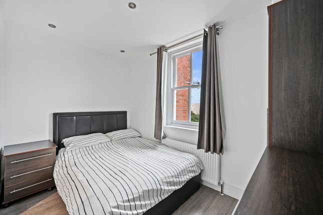 Room to rent in Southampton Street, Reading