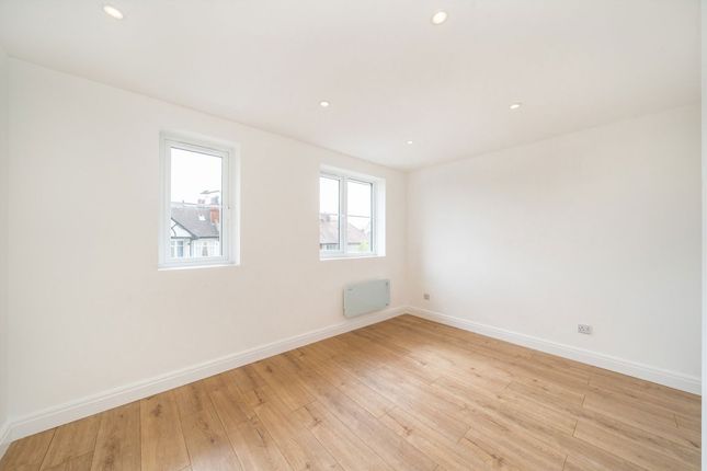 Flat 5, Hurcott Court, 30, Somerton Road, London photo 4
