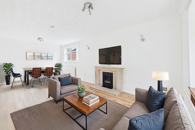 1 Mayfair Gardens, Nottingham photo 2