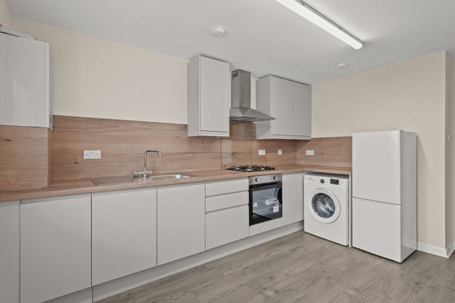 42/10 East Main Street, Armadale, West Lothian photo 2