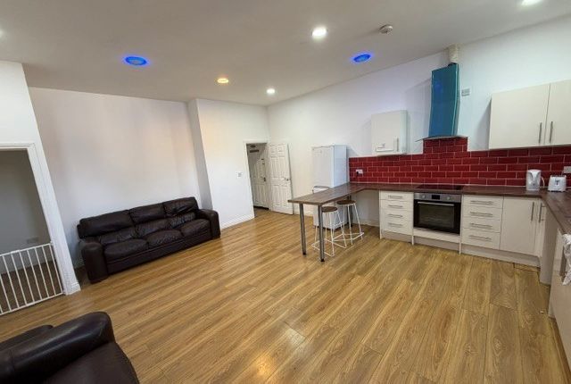Flat 13, Hinckley photo 4
