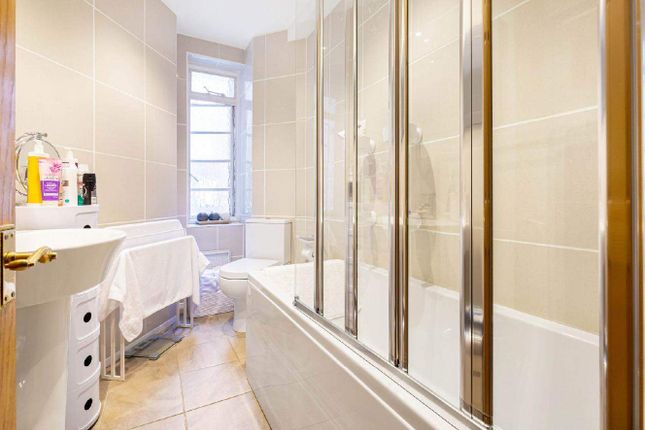 Flat for sale in Gloucester Place, London