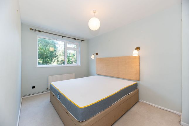 86 Macaulay Road, London photo 4